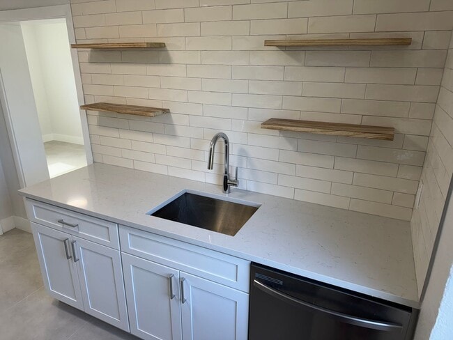 Photo - Crystal Lake Apartment