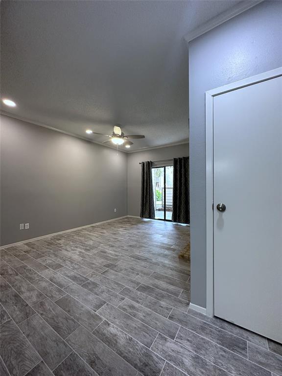 Building Photo - 7037 N Holiday Dr