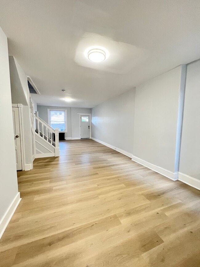 Foto del edificio - Gorgeous 4b/1.5b Home! Section 8 only!