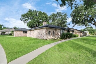 Building Photo - 15135 Chipman Ln.