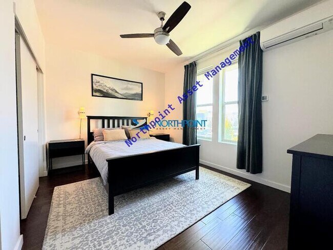 Building Photo - Fully furnished one-bedroom, one-bath condo