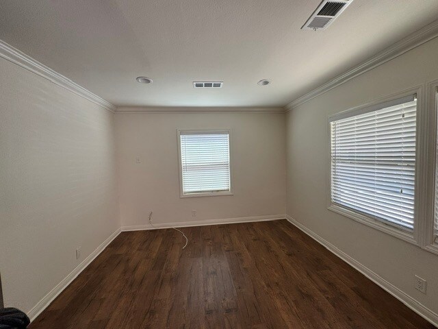 Sala de estar - 11029 Hesby St