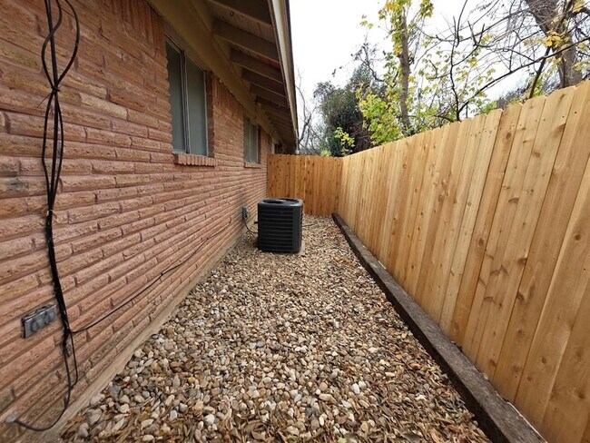 Foto del edificio - 701 E 45th St