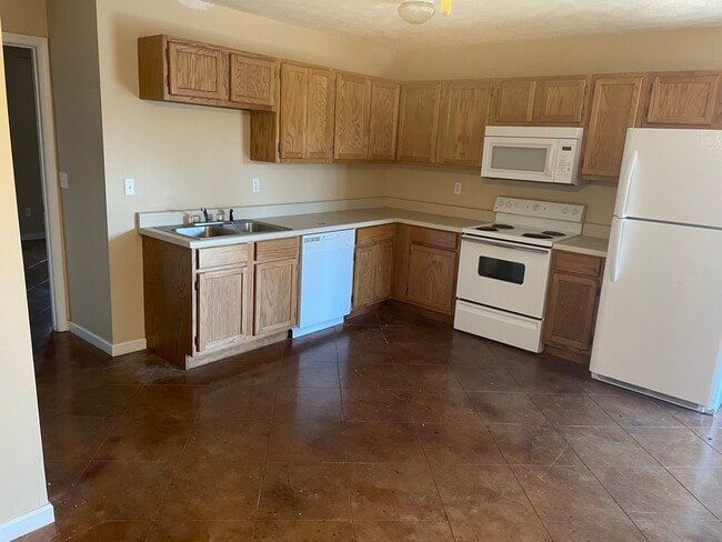 Foto del edificio - 765 Old Mayhew Rd