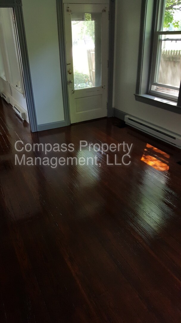 Building Photo - 1115 E King St