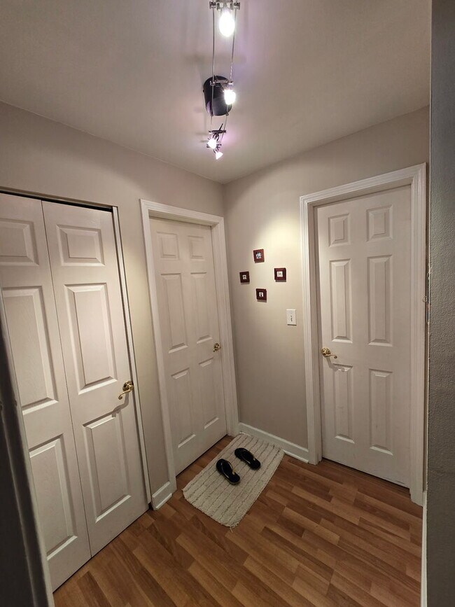 Foto del edificio - 238 E Bailey Rd