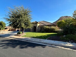 Building Photo - 2163 Shellee Dr