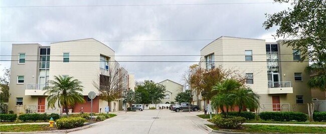 Building Photo - 3405 W Swann Ave