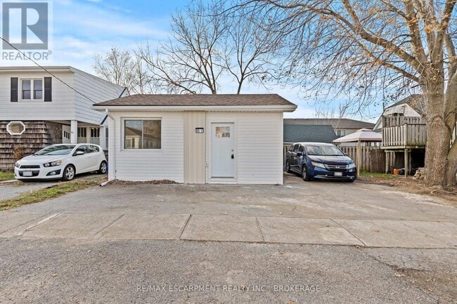 Building Photo - 65 Chelsea St