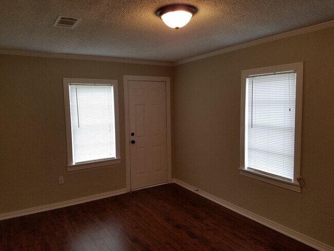 Foto del edificio - Charming 3 Bedroom 1 Bath in Ridglea Area!
