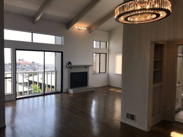 Foto del edificio - Coming Soon~ Gorgeous panoramic views from...