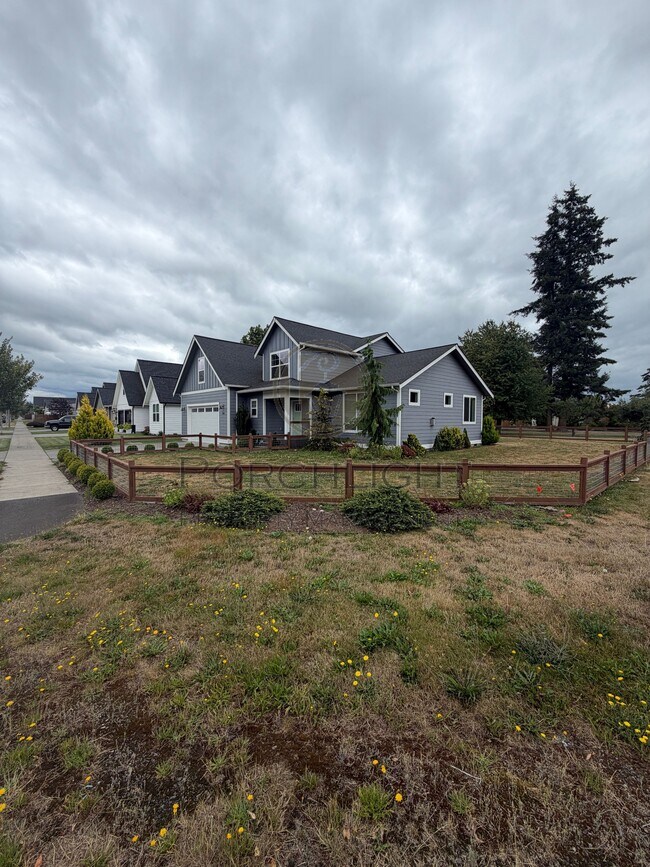 Foto del edificio - 2102 Snowbush St