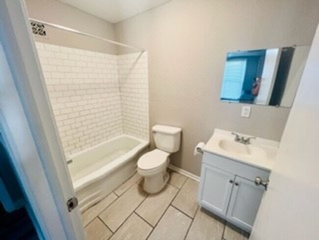 Foto del edificio - Quaint 2 bedroom in a quiet neighborhood