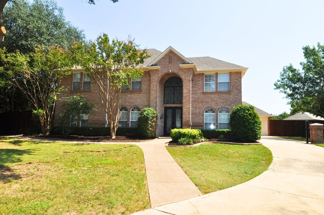 AVAILABLE NOW! Prestigious 5-3.5-3 w POOL ... - Prestigious 5-3.5-3 w POOL in Southlake!