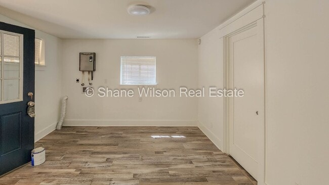 Building Photo - 108 Halsey St