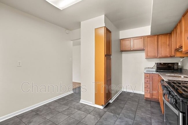 Building Photo - 4241 Columbia Pike