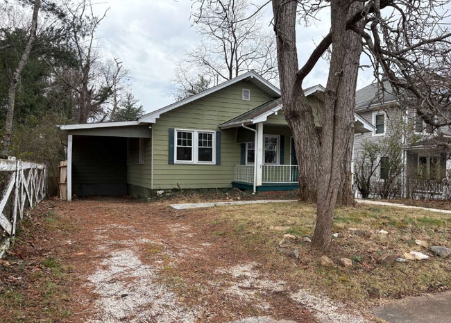 Building Photo - 25 Walton St