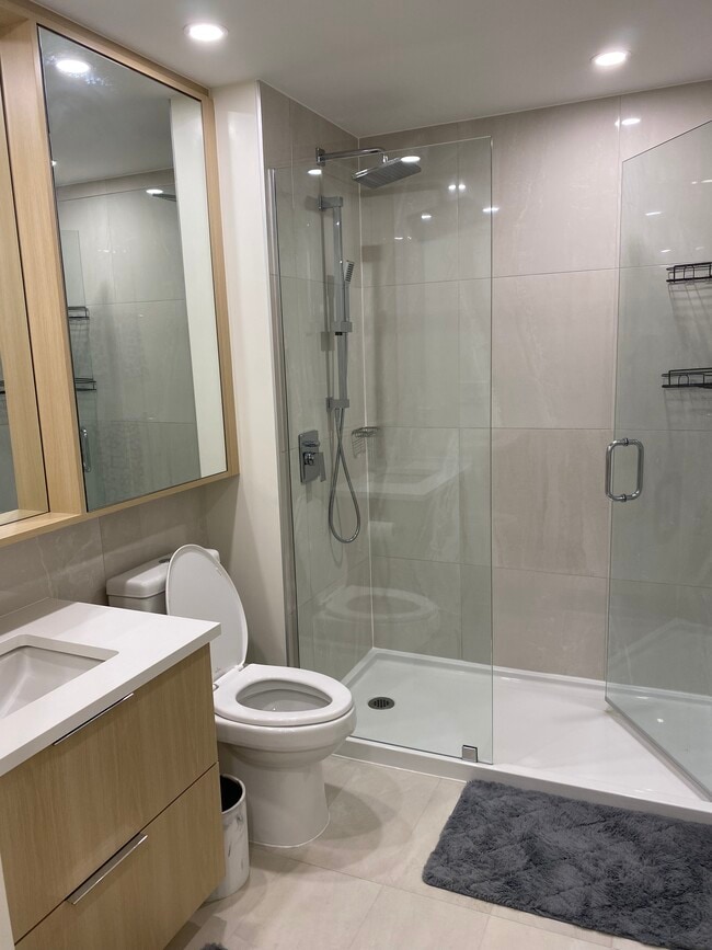 Building Photo - 13318 104 Av