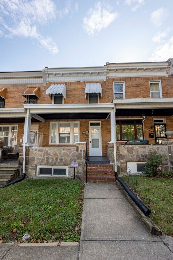 Foto principal - Charming 2Bed/2Bath in Belair - Edison