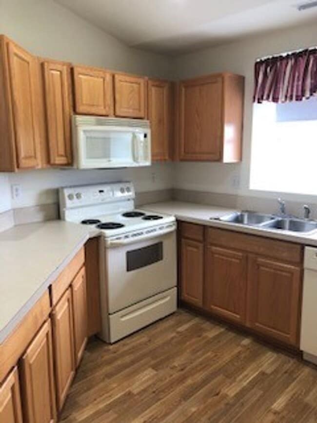 Building Photo - Hearthstone Manor-  Pet friendly condo wit...