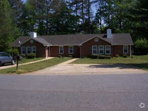 Building Photo - 1906 Patterson Cir