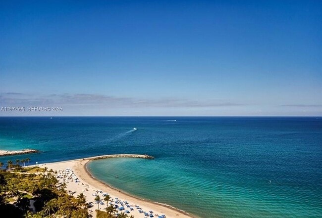 Foto del edificio - 10225 Collins Ave