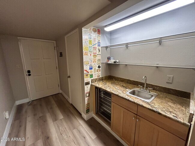 Foto del edificio - 5100 N Miller Rd