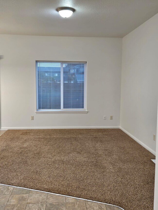 Sala de estar - 528 Fenton Ave