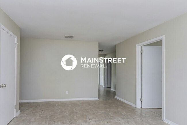 Photo - 3 Bedroom Pet-Friendly Home in St Petersbu...