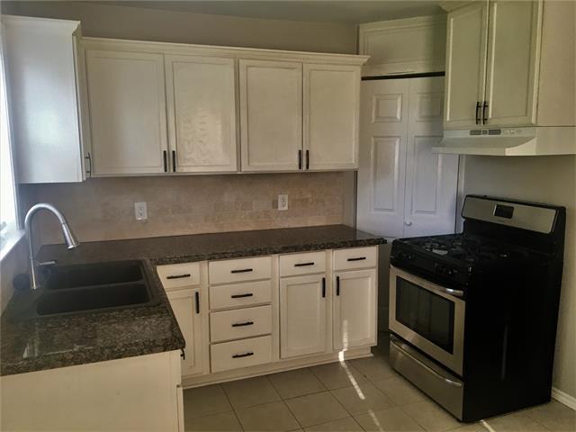 Foto del edificio - 1317 Meadowbrook Dr