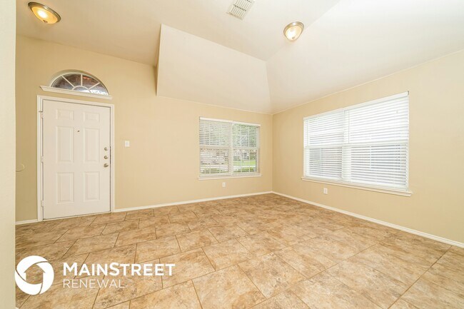 Building Photo - 623 Soledad St