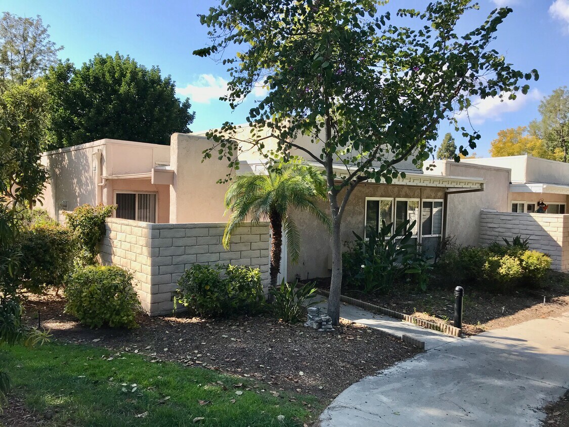 Quiet and secure - 2234 Via Puerta