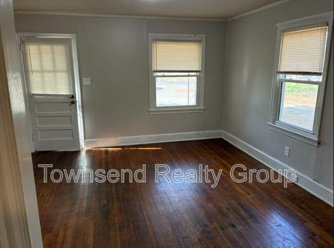 Foto del edificio - 2181 Culp Cir