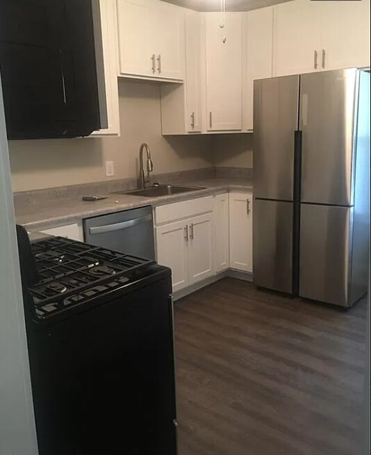 Kitchen - 31420 Lake Shore Blvd