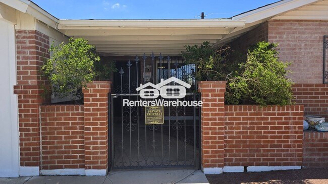 Building Photo - 6442 E Calle Pegaso