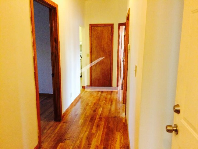 Building Photo - 53 Brackett St