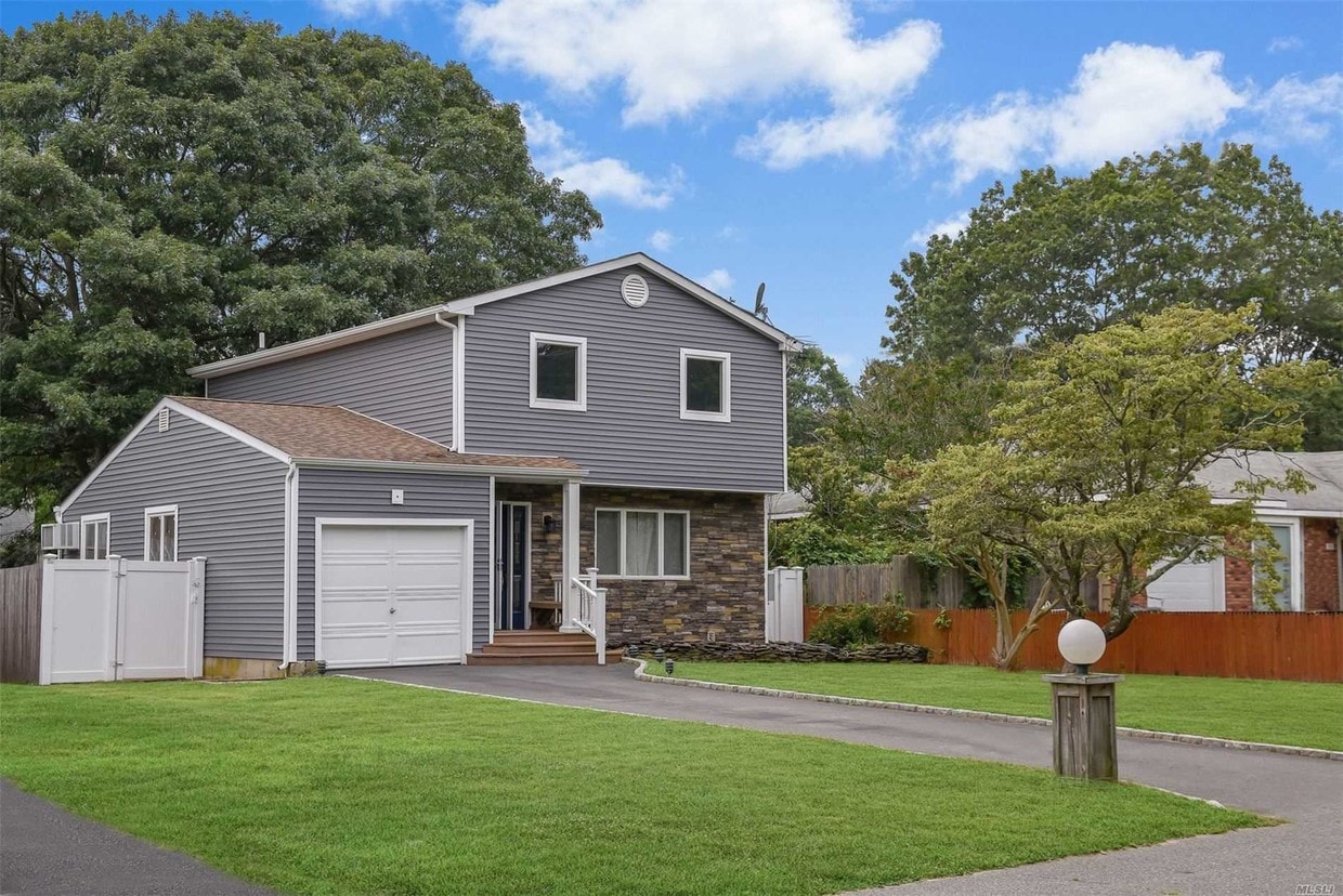 174 Lexington Rd, Shirley, NY 11967 House Rental in Shirley, NY