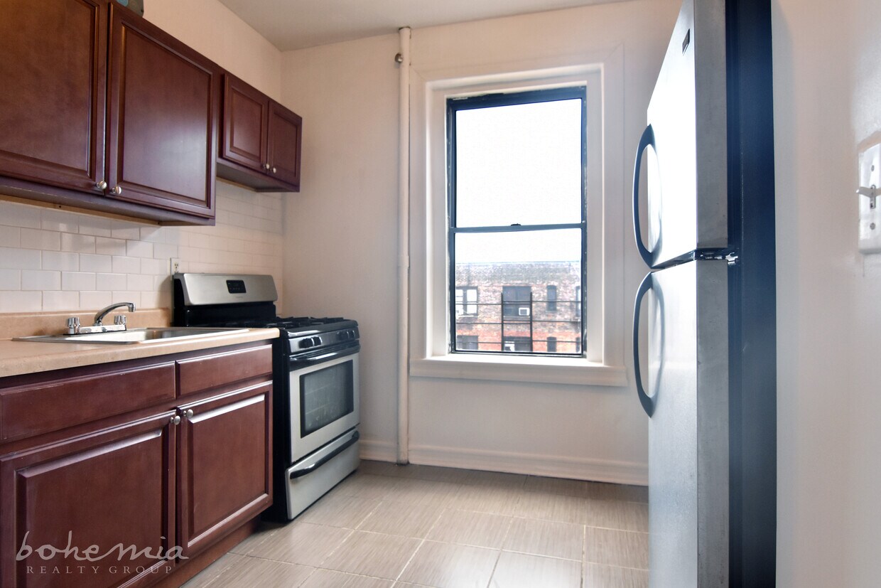 97 Ellwood St Unit 5C, New York, NY 10040 Room for Rent in New York