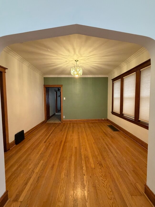 Building Photo - 2107 S 59th Ct