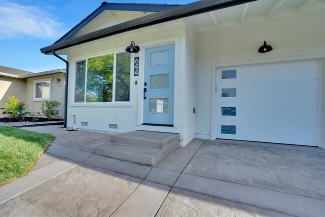 Front Door - 644 Vasona Ave