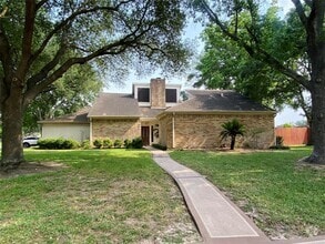 Building Photo - 14803 El Miranda Dr