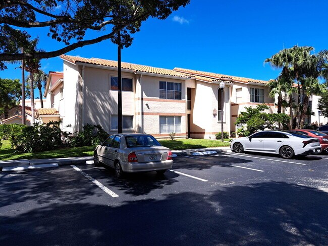 Foto del edificio - 3470 Pinewalk Dr N