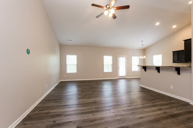 Building Photo - 1230 Doby Springs Dr