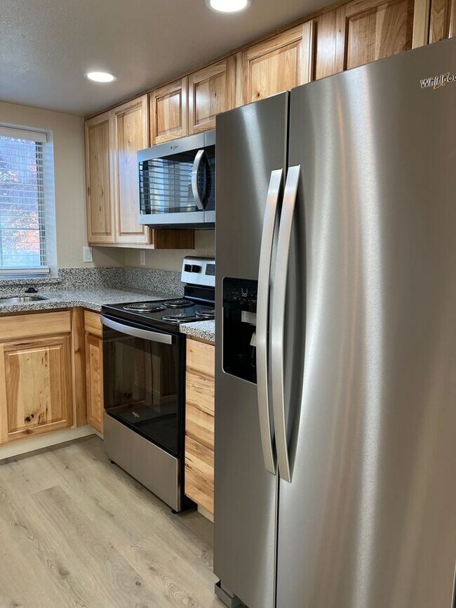 Building Photo - READY TO MOVE IN! Fully Remodeled Reno home
