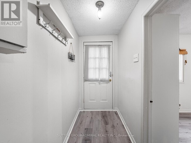 Building Photo - 23 Kenworthy Ave