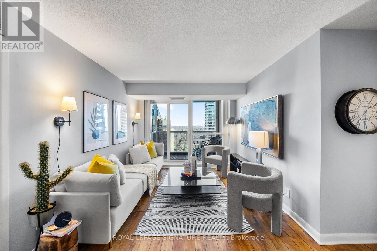 Primary Photo - 2907-4968-4968 Yonge St