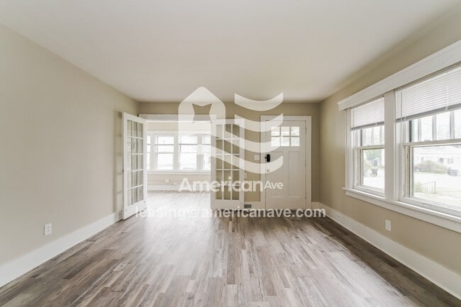 Building Photo - 1305 N Meade St