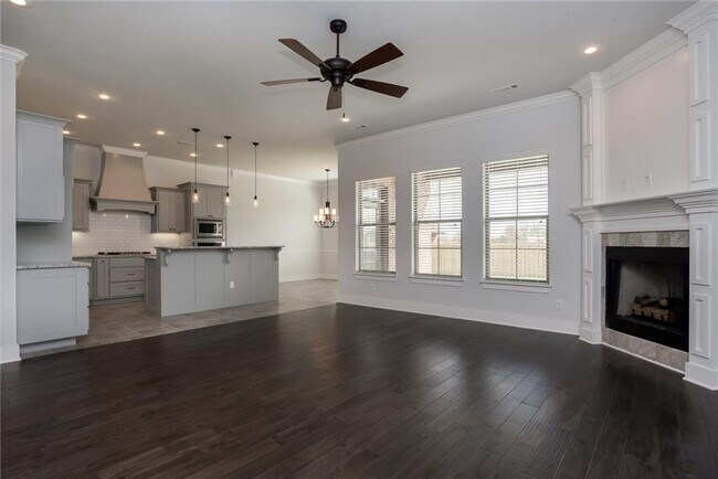 Foto del edificio - 4 Bed with LOFT!