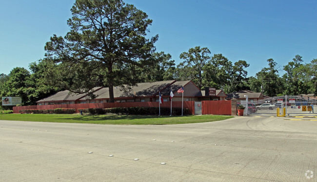 Building Photo - Lakewood Townhomes