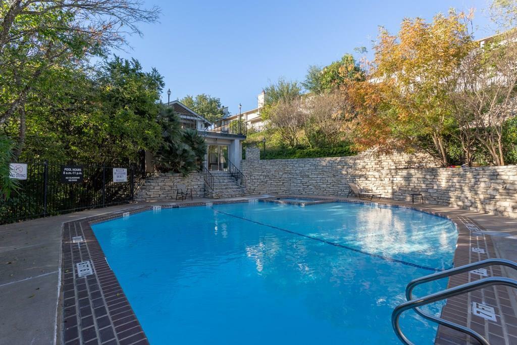 Foto principal - 6910 Hart Ln